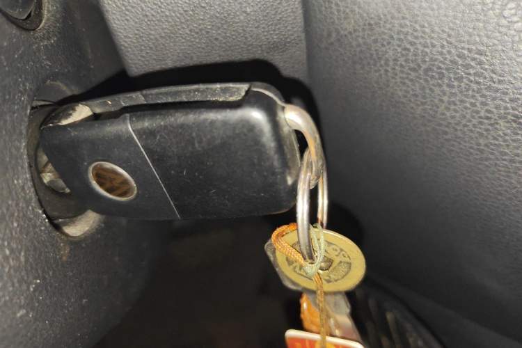 Used Volkswagen Sagitar 2012 1.6L Automatic Comfort Edition Vehicle Key