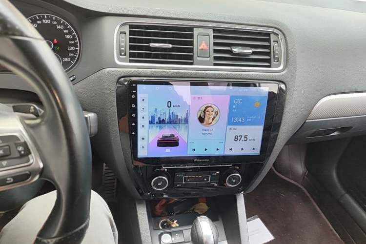 Used Volkswagen Sagitar 2013 2.0 TSI GLI Audio And AC Panel