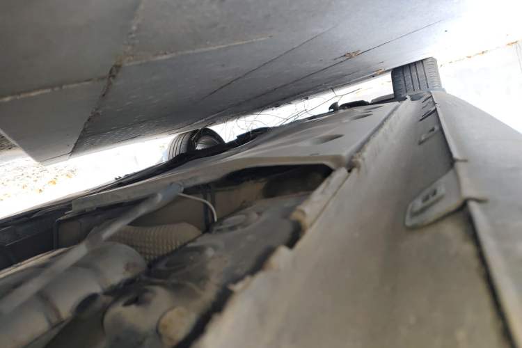 Used Volkswagen Sagitar 2013 2.0 TSI GLI Chassis Rear Left
