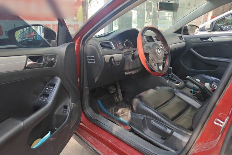 Used Volkswagen Sagitar 2013 1.4 TSI BlueMotion Edition Driver Seat