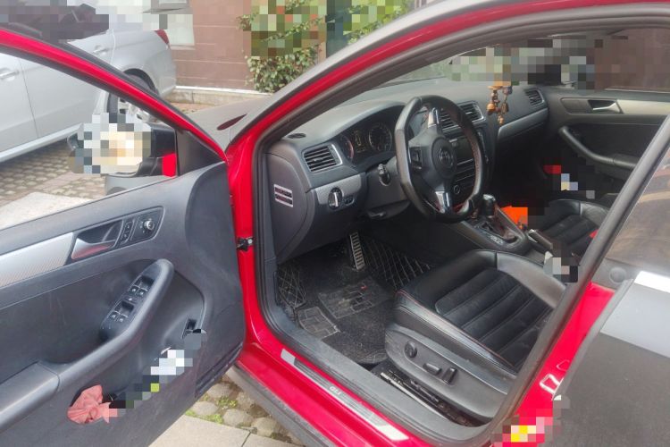 Used Volkswagen Sagitar 2013 2.0 TSI GLI Driver Seat