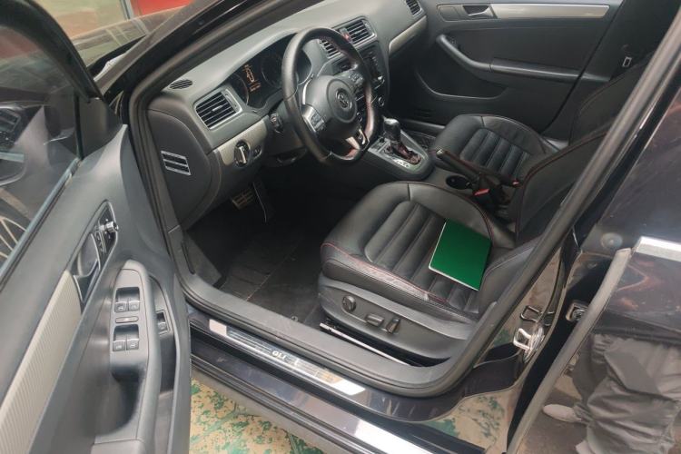 Used Volkswagen Sagitar 2013 2.0 TSI GLI Driver Seat