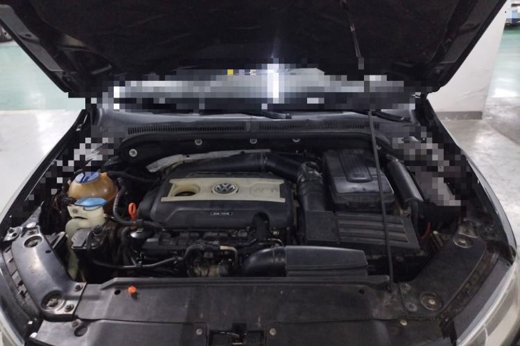 Used Volkswagen Sagitar 2013 2.0 TSI GLI Engine Bay