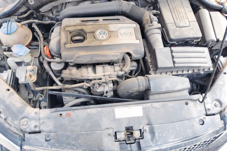 Used Volkswagen Sagitar 2013 2.0 TSI GLI Engine Bay