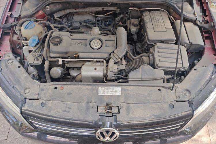 Used Volkswagen Sagitar 2013 1.4 TSI BlueMotion Edition Engine Bay