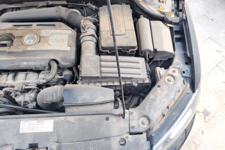 Used Volkswagen Sagitar 2013 2.0 TSI GLI Engine Bay Left