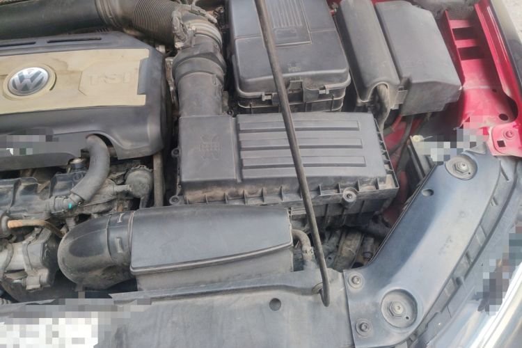 Used Volkswagen Sagitar 2013 2.0 TSI GLI Engine Bay Left