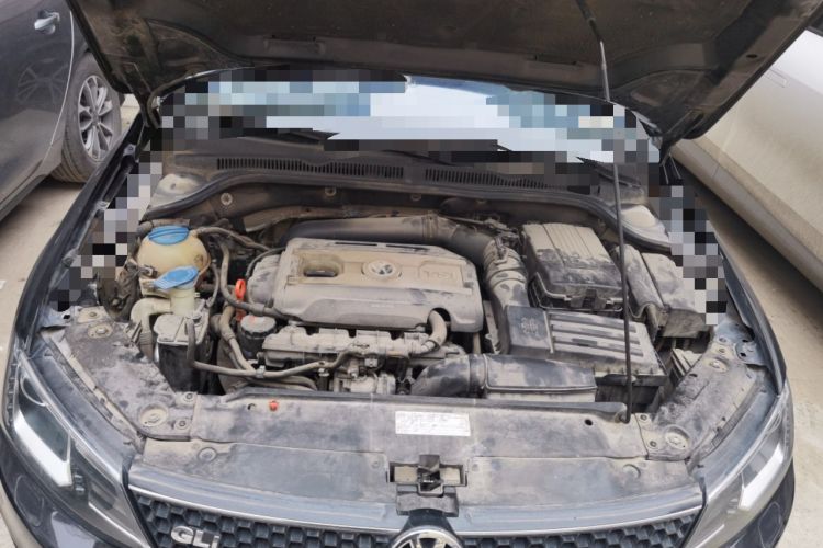 Used Volkswagen Sagitar 2013 2.0 TSI GLI Engine Bay