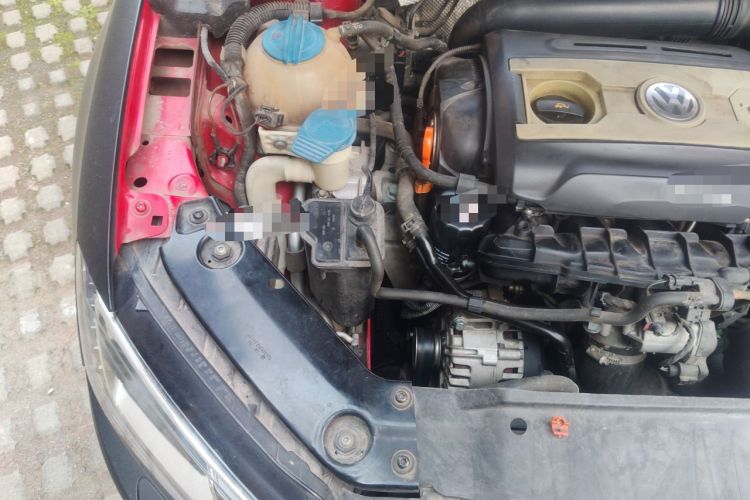 Used Volkswagen Sagitar 2013 2.0 TSI GLI Engine Bay Right