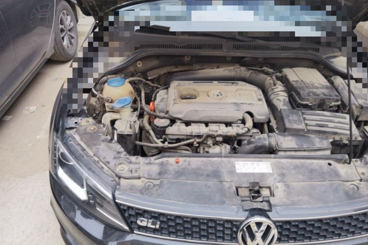 Used Volkswagen Sagitar 2013 2.0 TSI GLI Engine Bay Right