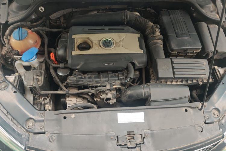 Used Volkswagen Sagitar 2013 2.0 TSI GLI Engine Bay