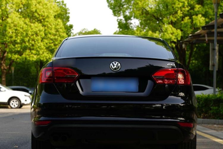 Used Volkswagen Sagitar 2013 2.0 TSI GLI Exterior 4
