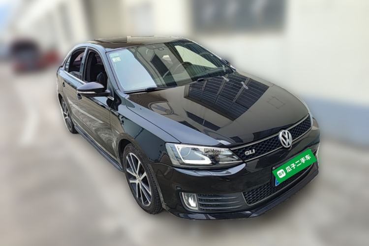 Used Volkswagen Sagitar 2013 2.0 TSI GLI Front Right 45 Deg
