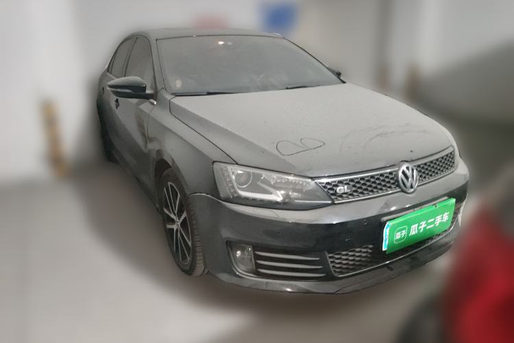 Used Volkswagen Sagitar 2013 2.0 TSI GLI Front Right 45 Deg