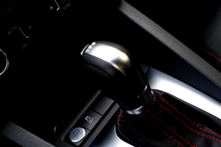Used Volkswagen Sagitar 2013 2.0 TSI GLI Gear Lever
