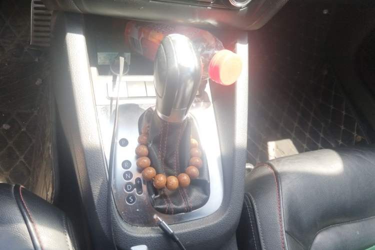 Used Volkswagen Sagitar 2013 2.0 TSI GLI Gear Lever