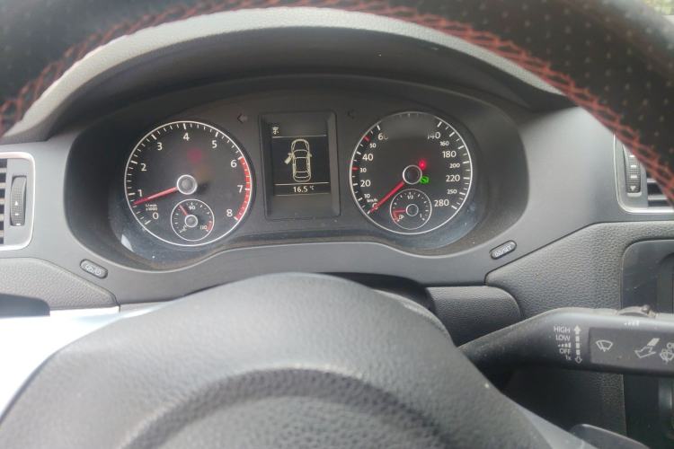 Used Volkswagen Sagitar 2013 2.0 TSI GLI Instrument Cluster