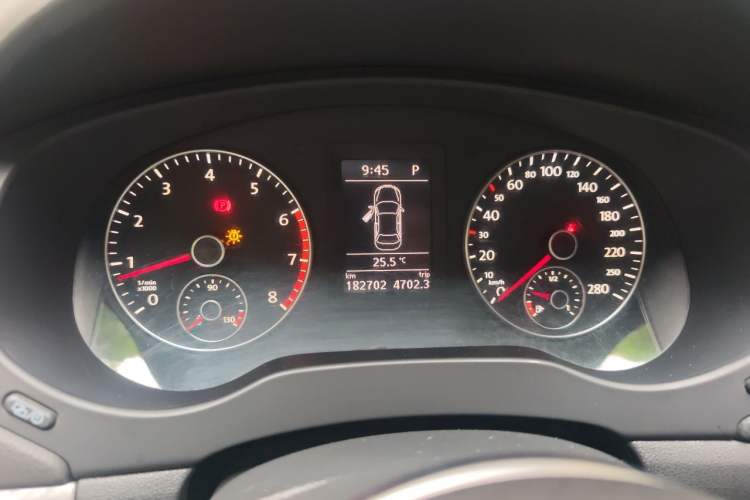 Used Volkswagen Sagitar 2013 2.0 TSI GLI Instrument Cluster