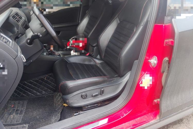 Used Volkswagen Sagitar 2013 2.0 TSI GLI Left Front Seat