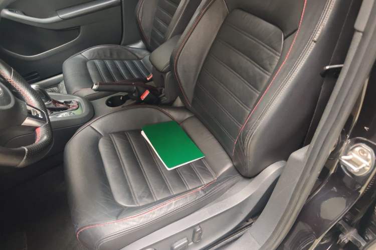 Used Volkswagen Sagitar 2013 2.0 TSI GLI Left Front Seat