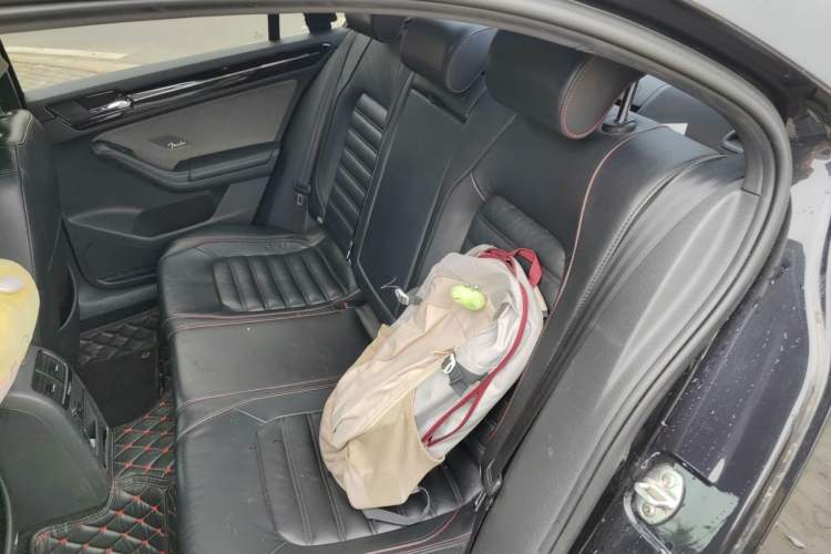 Used Volkswagen Sagitar 2013 2.0 TSI GLI Left Rear Seat