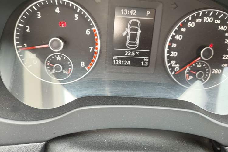 Used Volkswagen Sagitar 2013 2.0 TSI GLI Odometer Close Up