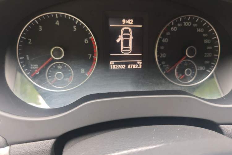 Used Volkswagen Sagitar 2013 2.0 TSI GLI Odometer Close Up