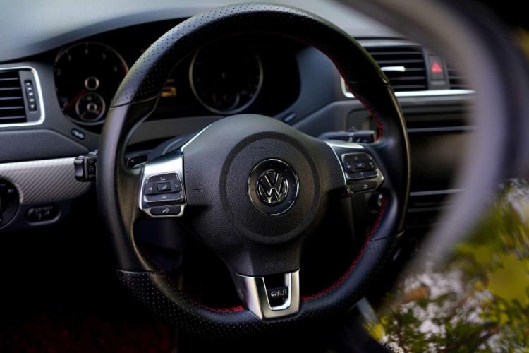 Used Volkswagen Sagitar 2013 2.0 TSI GLI Steering Wheel