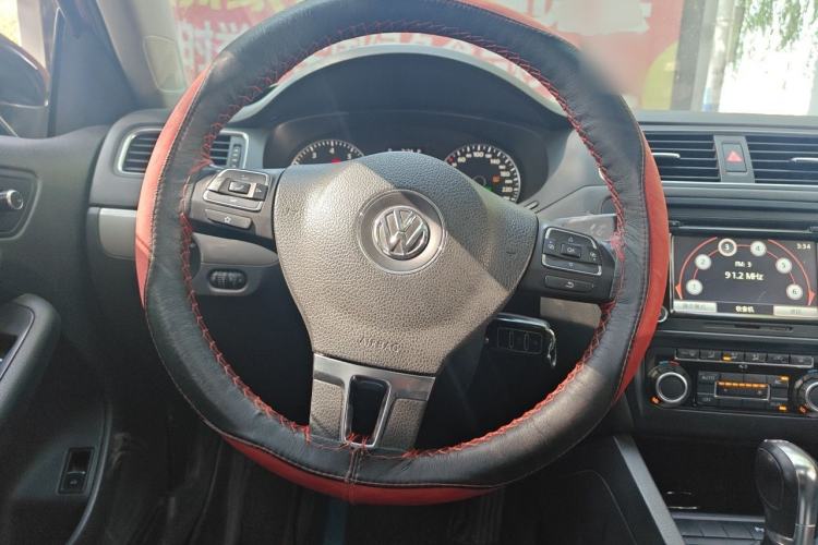 Used Volkswagen Sagitar 2013 1.4 TSI BlueMotion Edition Steering Wheel