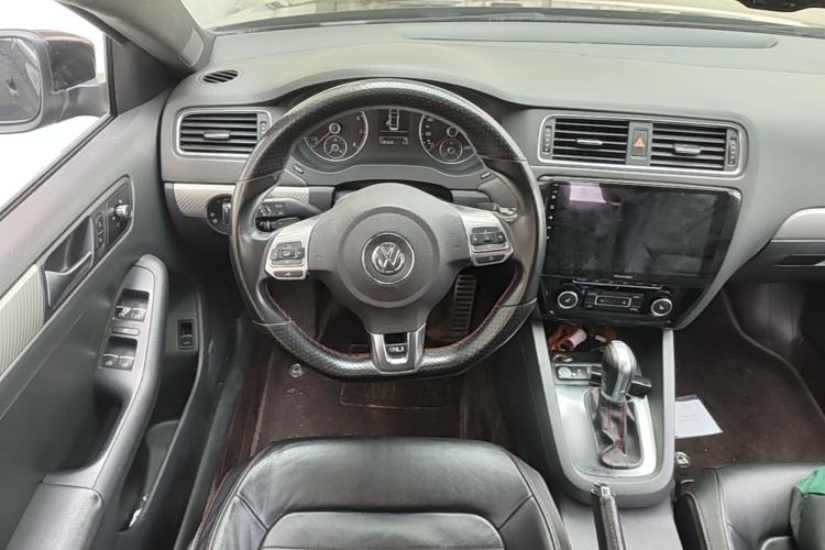 Used Volkswagen Sagitar 2013 2.0 TSI GLI Steering Wheel