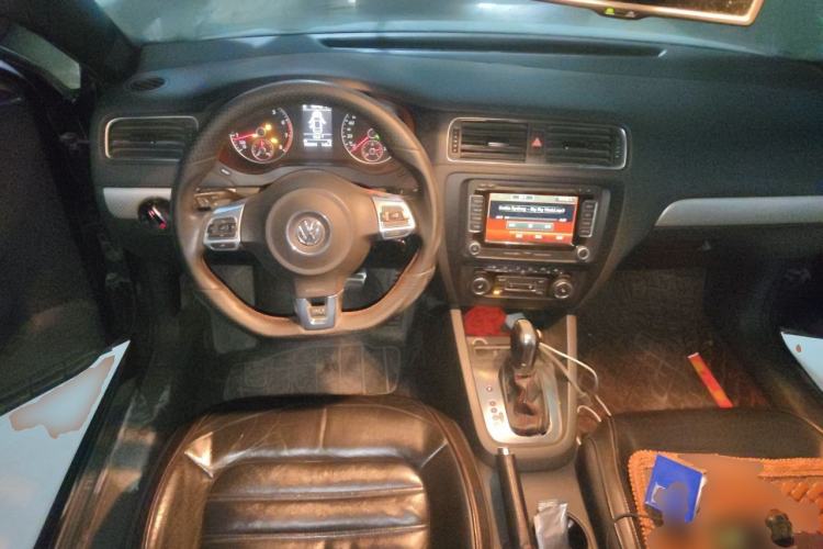 Used Volkswagen Sagitar 2013 2.0 TSI GLI Steering Wheel