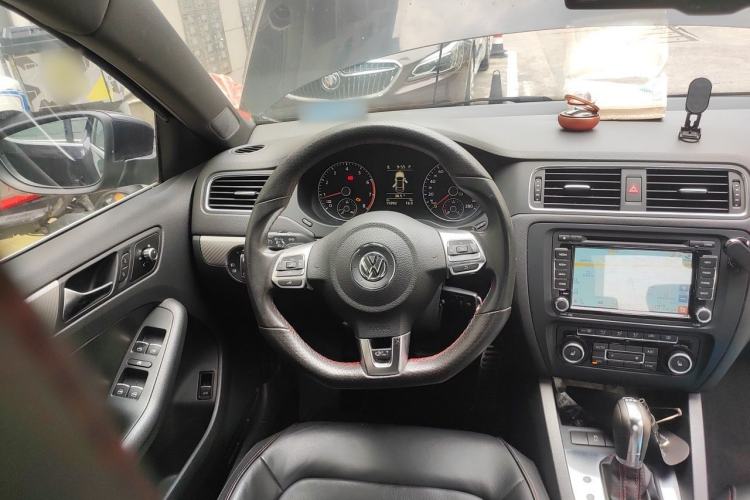 Used Volkswagen Sagitar 2013 2.0 TSI GLI Steering Wheel