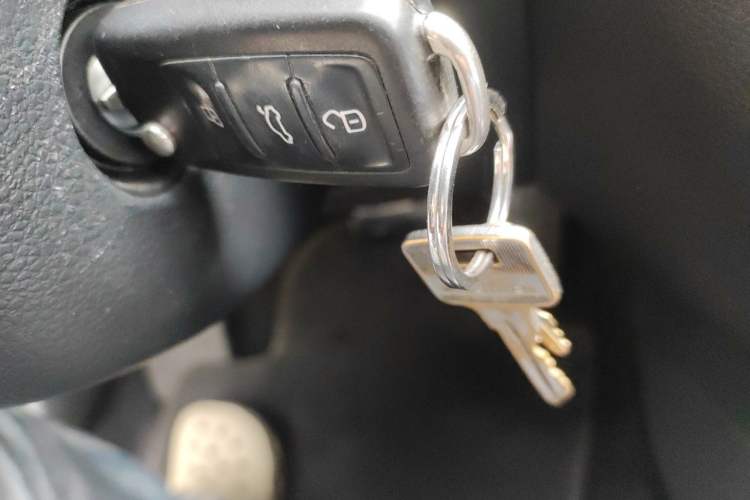 Used Volkswagen Sagitar 2013 2.0 TSI GLI Vehicle Key