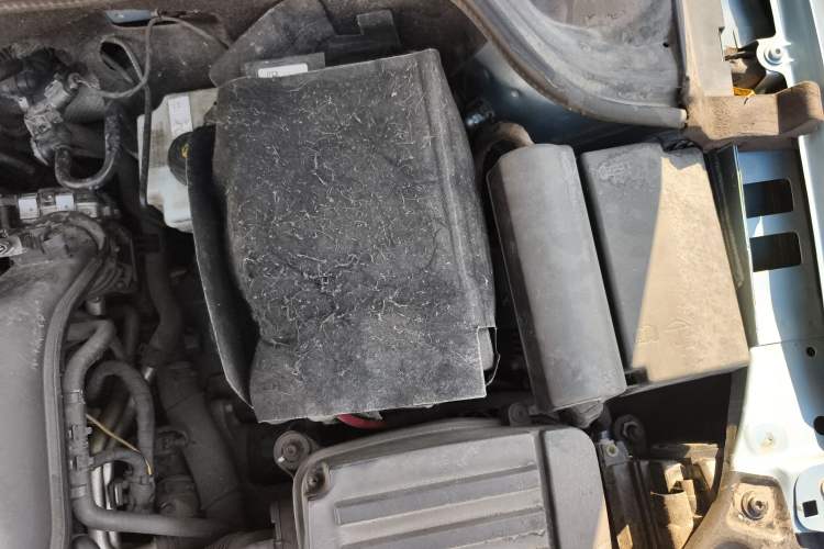 Used Volkswagen Sagitar 2013 1.4 TSI BlueMotion Edition Engine Bay Left