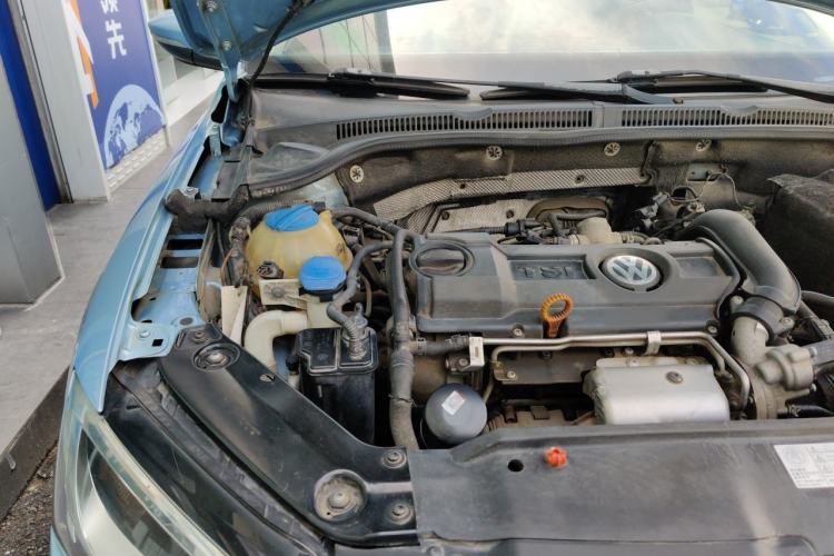 Used Volkswagen Sagitar 2013 1.4 TSI BlueMotion Edition Engine Bay Right