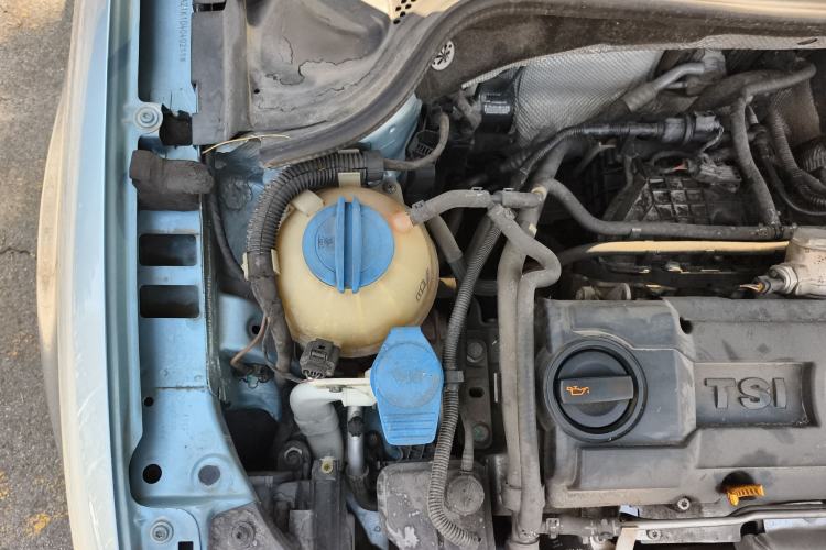 Used Volkswagen Sagitar 2013 1.4 TSI BlueMotion Edition Engine Bay Right