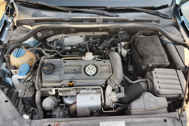 Used Volkswagen Sagitar 2013 1.4 TSI BlueMotion Edition Engine Bay