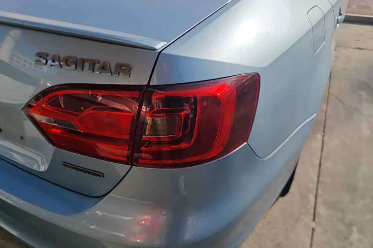 Used Volkswagen Sagitar 2013 1.4 TSI BlueMotion Edition Exterior 6