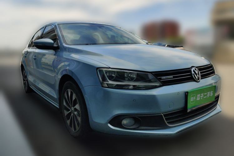 Used Volkswagen Sagitar 2013 1.4 TSI BlueMotion Edition Front Right 45 Deg