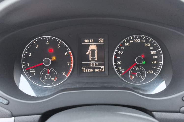Used Volkswagen Sagitar 2013 1.4 TSI BlueMotion Edition Instrument Cluster