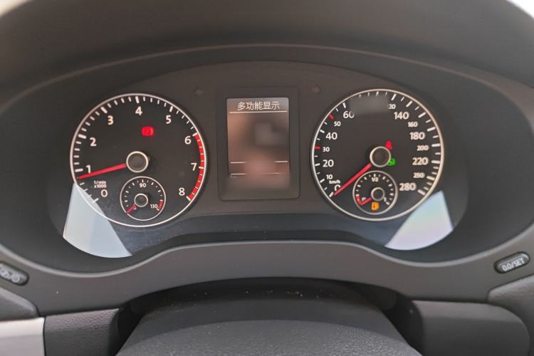 Used Volkswagen Sagitar 2013 1.4 TSI BlueMotion Edition Instrument Cluster