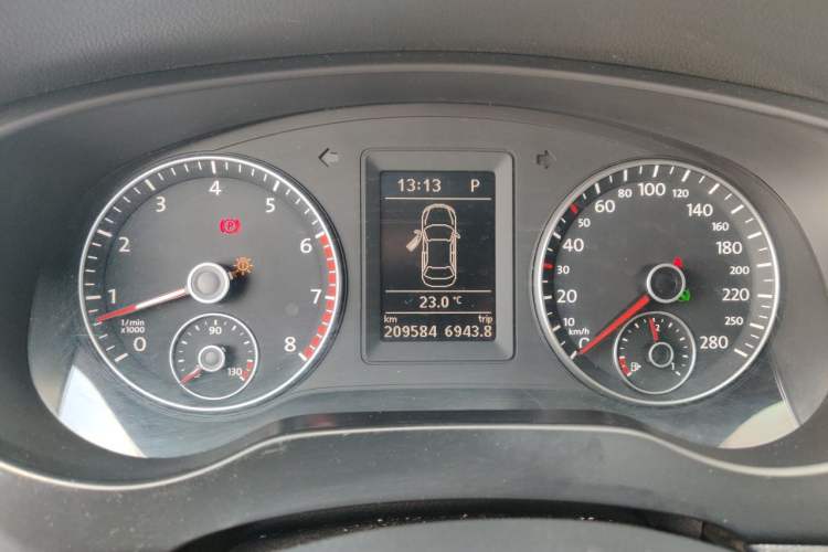 Used Volkswagen Sagitar 2013 1.4 TSI BlueMotion Edition Instrument Cluster