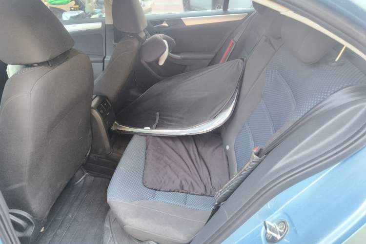 Used Volkswagen Sagitar 2013 1.4 TSI BlueMotion Edition Interior 4