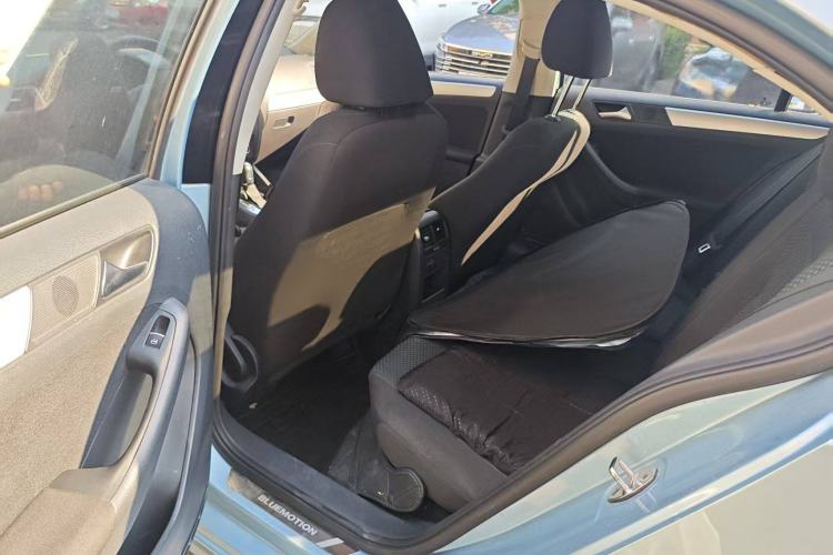 Used Volkswagen Sagitar 2013 1.4 TSI BlueMotion Edition Right Front Seat