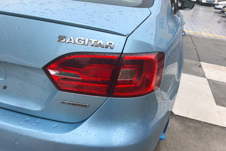 Used Volkswagen Sagitar 2013 1.4 TSI BlueMotion Edition Right Rear Taillight