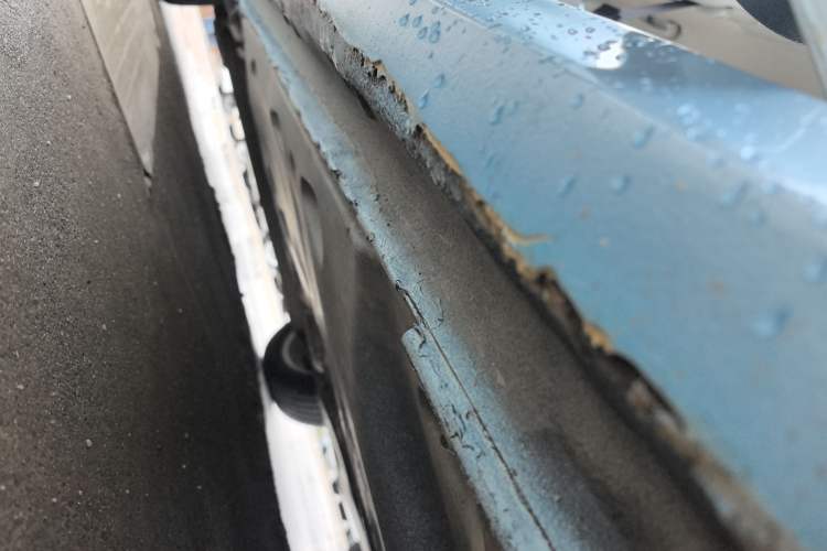 Used Volkswagen Sagitar 2013 1.4 TSI BlueMotion Edition Right Side Sill