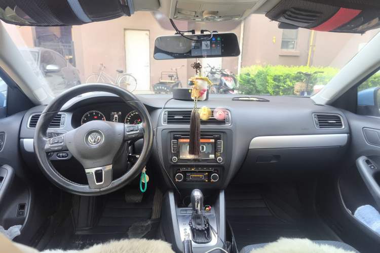 Used Volkswagen Sagitar 2013 1.4 TSI BlueMotion Edition Steering Wheel