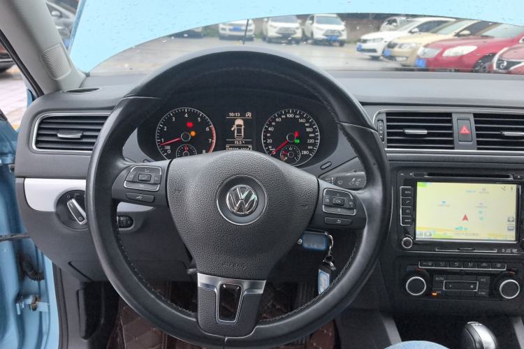 Used Volkswagen Sagitar 2013 1.4 TSI BlueMotion Edition Steering Wheel