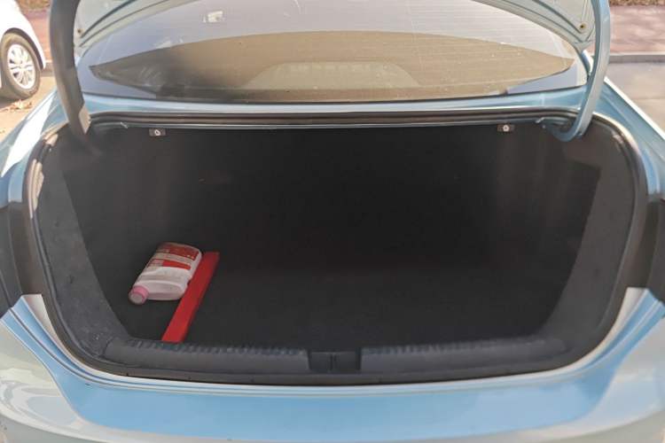 Used Volkswagen Sagitar 2013 1.4 TSI BlueMotion Edition Trunk