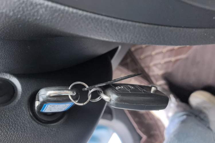 Used Volkswagen Sagitar 2013 1.4 TSI BlueMotion Edition Vehicle Key